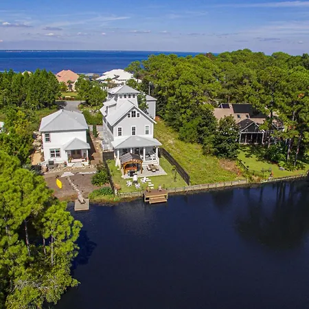 Edgewater By Avantstay Gorgeous Character Lakefront Home W Private Dock